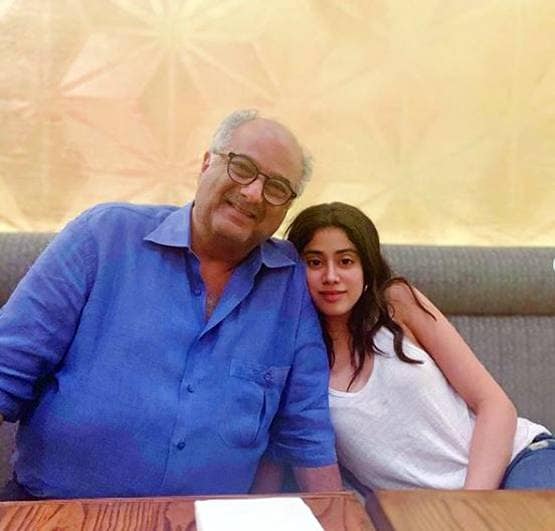 श्रीदेवी की प्रेयरमीट में छलका जाह्नवी का दर्द, लिखा-काश आप यहां होतीं