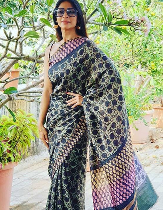 कोरोना खौफ के बीच पूल में रिलैक्स कर रहीं तनीषा, बिकिनी फोटो वायरल