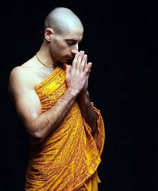 नवरात्र में मां दुर्गा की कृपा चाहते हैं तो ना करें ये 10 गलतियां