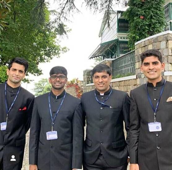 पहले JEE फिर UPSC में टॉप, इस IAS की तैयारी का अनोखा अंदाज