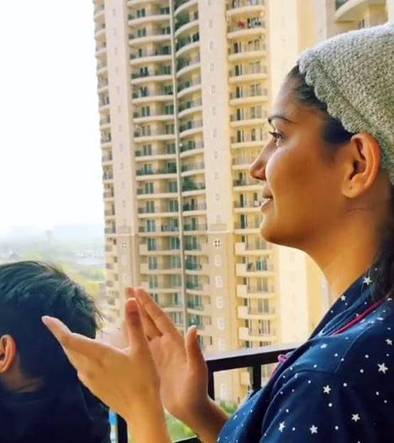 कोरोना कमांडो के सम्मान में तालियां बजाते हुए छलके सपना चौधरी के आंसू