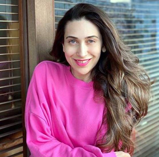 सर्द मौसम, तेज बारिश, कांपते हुए करिश्मा कपूर ने दिया था बोल्ड किसिंग सीन