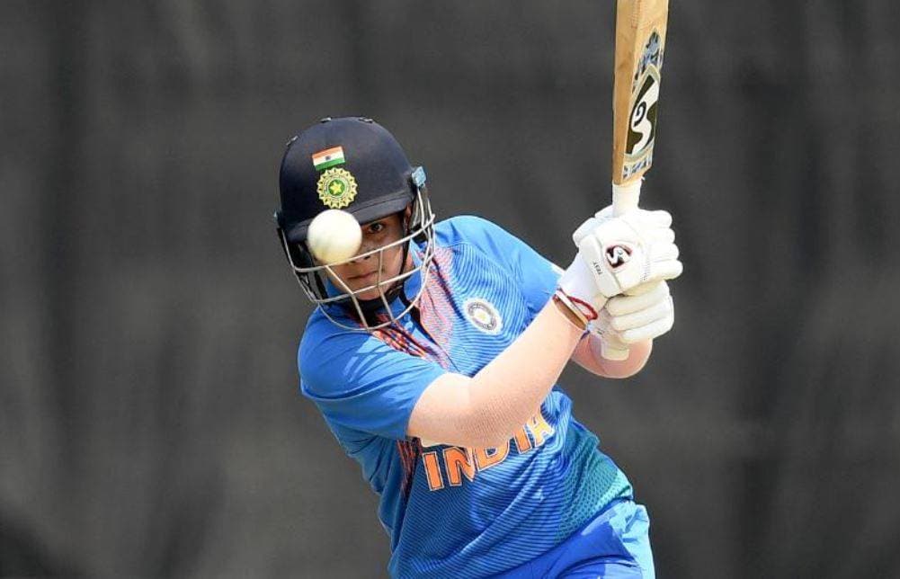 बारिश ने नहीं टूटने दिया भारत का दिल, वर्ल्ड चैम्पियन बनने से एक कदम दूर