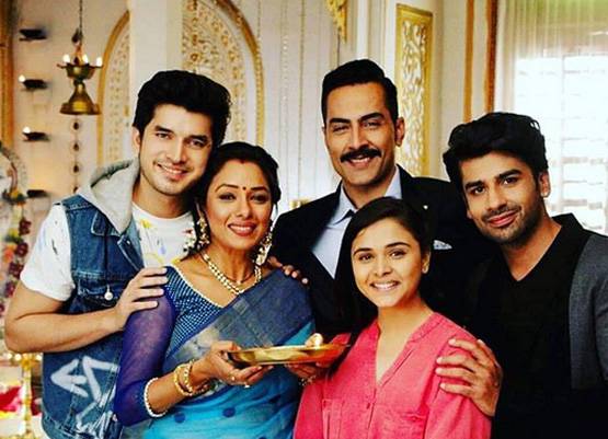 कोरोना की वजह से रुकी हुई इन शोज की शूटिंग, प्रोडक्शन हाउस हुए बंद