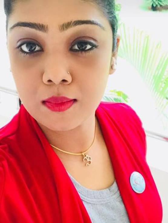 भूखे को खाना खिलाती है स्नेहा मोहनदास, टीम ऐसे करती है काम