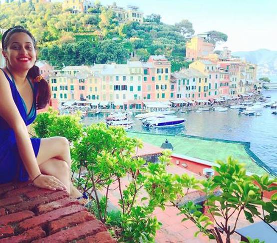 कोरोना: इटली में फंसी सिंगर की आपबीती, रोजाना एंबुलेंस की आवाजें सुनती हूं