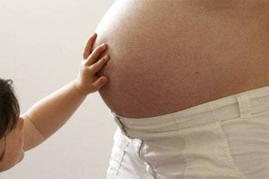 प्रेग्नेंट महिला से बच्चे को होगा कोरोना वायरस? डॉक्टर ने बताया