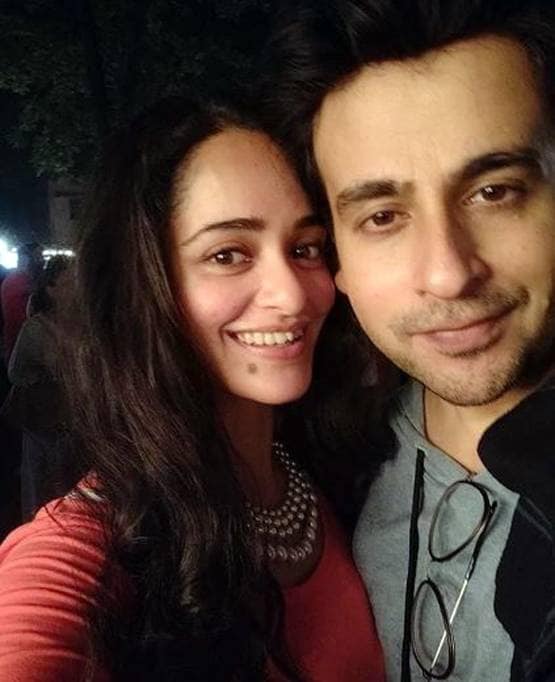 पर्दे के भाई-बहन बने रियल लाइफ पार्टनर, 2 साल डेटिंग के बाद की शादी