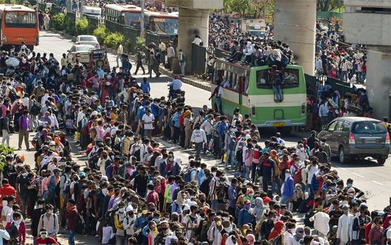 26 साल पहले जब महामारी के चलते सड़क पर आ गए थे हजारों मजदूर