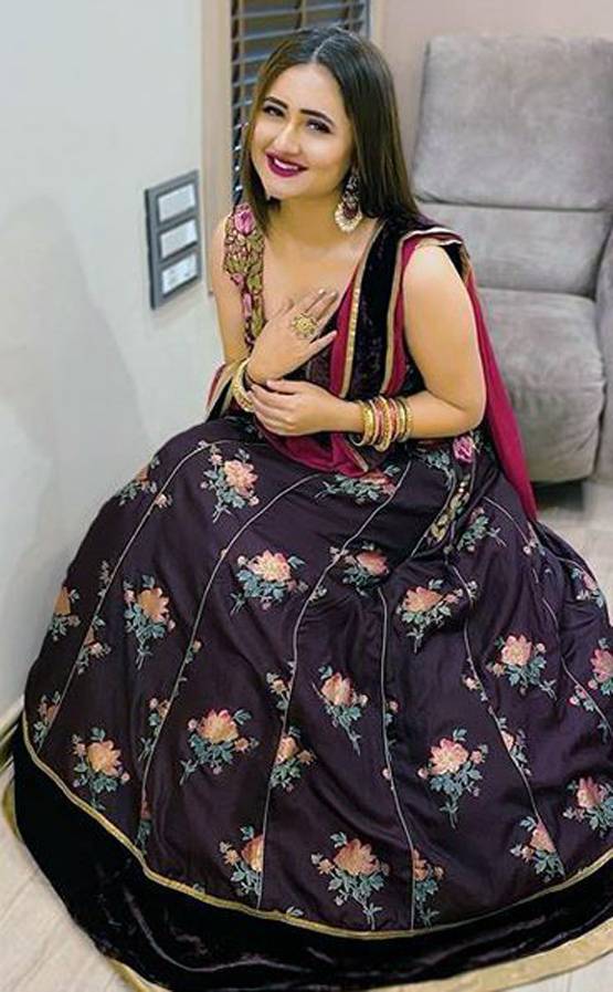 Ex हसबैंड से तलाक के बाद डिप्रेशन में थीं रश्मि, शादी में हुई मारपीट