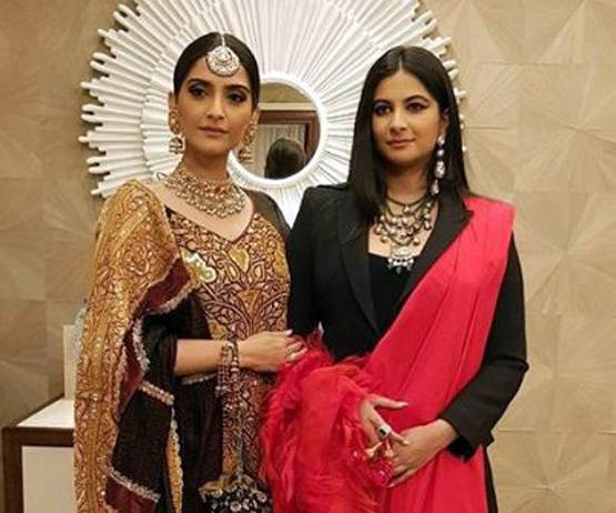 सोनम कपूर की बहन रिया को बॉयफ्रेंड ने रोमांटिक अंदाज में किया विश