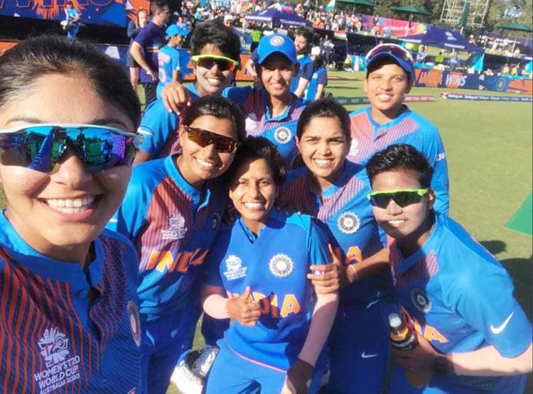 वर्ल्ड कप फाइनल में टीम इंडिया, वीरू बोले- इंद्र देवता से कौन जीतेगा