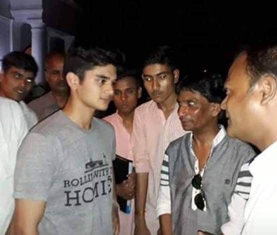 ये हैं जूनियर सिंधिया, सियासत में एंट्री के लिए इनसे ले रहे ट्रेनिंग