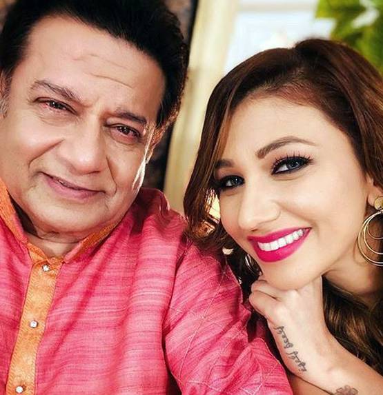 कोरोना: लंदन से लौटे जलोटा, डॉक्टर्स की निगरानी में होटल में कैद