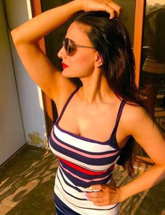 काम से दूर अपनी फिटनेस पर ध्यान दे रही हैं अमीषा पटेल, शेयर की तस्वीरें