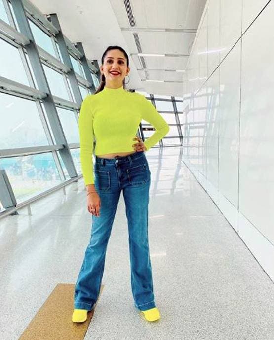 ब्लैक ड्रेस में सपना चौधरी का किलर लुक, फैंस बोले- तबाही