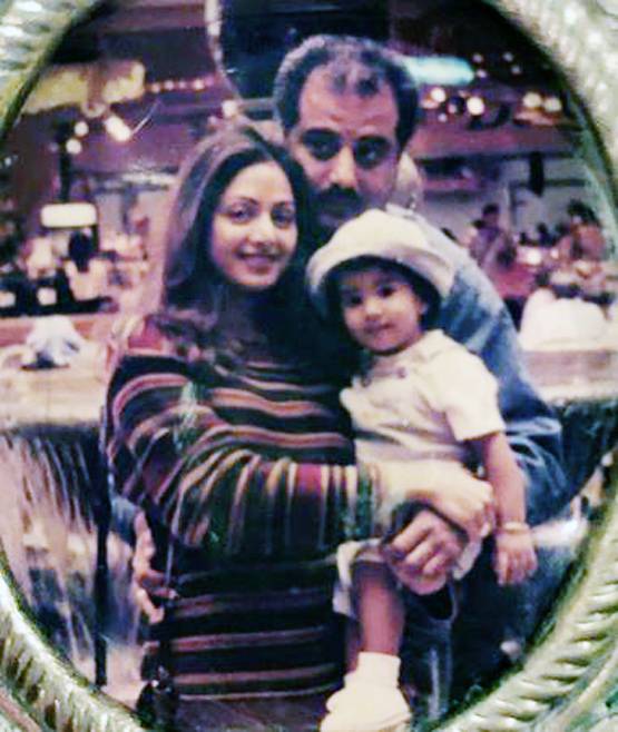 तस्वीरों में देखें जाह्नवी कपूर का बचपन, मां श्रीदेवी के संग खास है रिश्ता