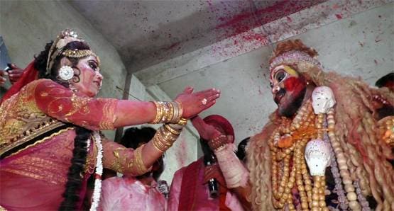 रंगभरी एकादशी से काशी में शुरू हुई होली, भक्तों ने बाबा विश्वनाथ को लगाया गुलाल