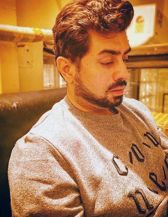 लड़की से छेड़छाड़ देख सहमे प्रीतम, रेस्क्यू करने पर खाए मुक्के, कार डैमेज