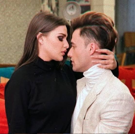 कोरोना के बीच आसिम-हिमांशी ने किया सॉन्ग प्रमोट, मास्क पहने आए नजर