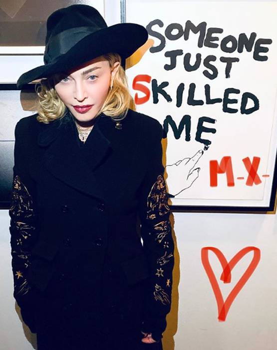 बाथटब में बैठकर मैडोना ने दिया कोरोना ज्ञान, ट्रोल होने पर किया ड‍िलीट