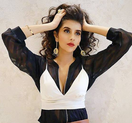 शादी के बाद चारु असोपा की पहली गणगौर, लॉकडाउन में ऐसे किया सेलिब्रेट