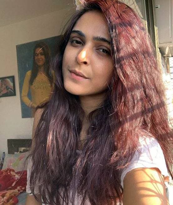 मधुरिमा तुली ने फ्लॉन्ट किया नया हेयरस्टाइल, देखें वायरल तस्वीरें