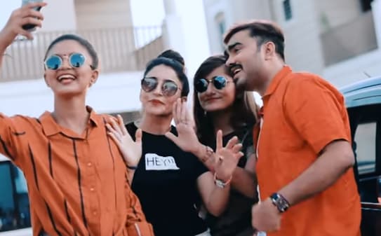 टिकटॉक वीडियो बनाने पर सस्पेंड हुई थी ये कांस्टेबल, बन गई स्टार