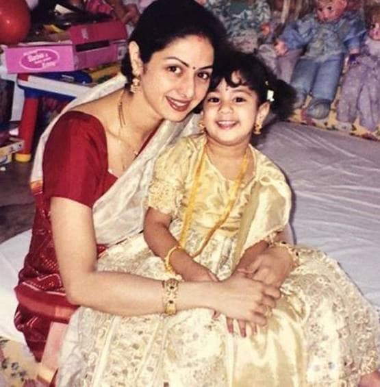 तस्वीरों में देखें जाह्नवी कपूर का बचपन, मां श्रीदेवी के संग खास है रिश्ता