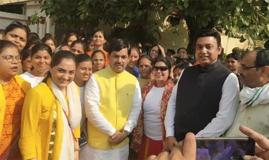 कौन हैं जफर इस्लाम, मिल रहा ज्योतिरादित्य को BJP में लाने का क्रेडिट