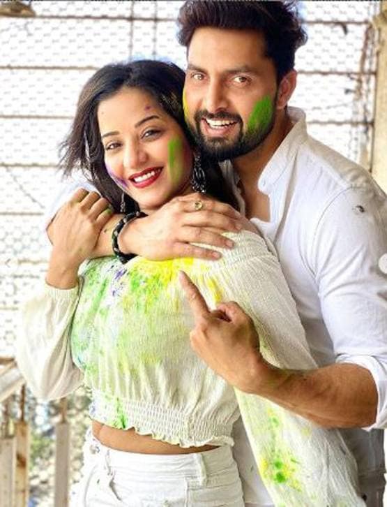 दीपिका कक्कड़ से लेकर रश्मि देसाई तक, टीवी सेलेब्स ने जमकर खेली होली