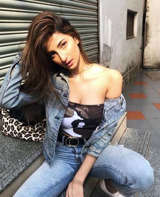 श्वेता तिवारी की बेटी पलक ने शेयर की बोल्ड तस्वीरें, हुईं वायरल