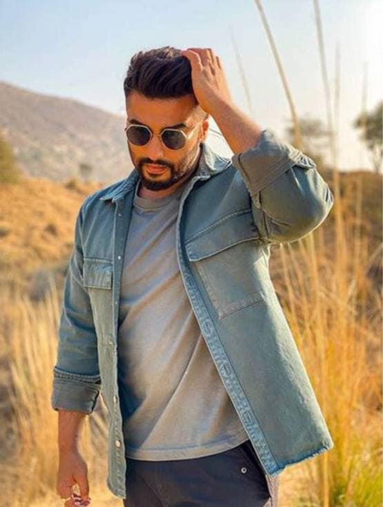 कोरोना से बचने को अर्जुन ने पहना मास्क, पैपराजी को देखकर बोले...