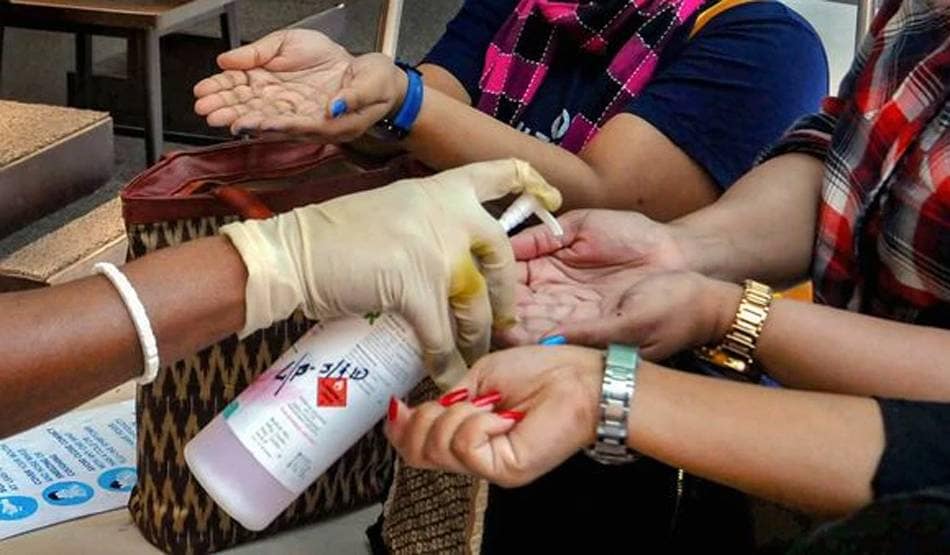 कोराना से बचने के लिए घर में ऐसे बनाएं सैनिटाइजर, खर्च बस 50 रु