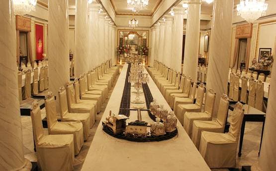 4000 करोड़, 146 साल पुराना, ऐसा है सिंधिया का महल, देखें Photos