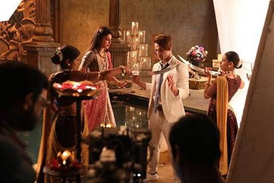 आसिम-जैकलीन के गाने की शूटिंग की तस्वीरें वायरल, दिखी गजब की केमिस्ट्री