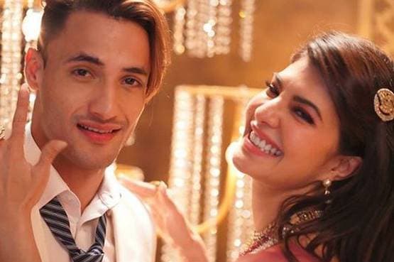 आसिम-जैकलीन के गाने की शूटिंग की तस्वीरें वायरल, दिखी गजब की केमिस्ट्री