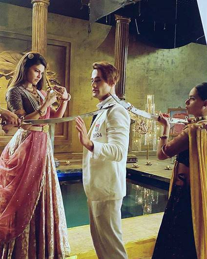 आसिम-जैकलीन के गाने की शूटिंग की तस्वीरें वायरल, दिखी गजब की केमिस्ट्री