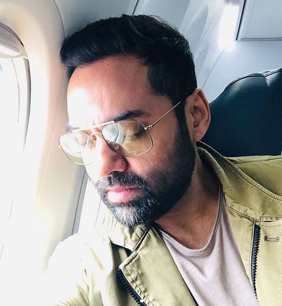 दो दशकों से बॉलीवुड का हिस्सा होने के बावजूद भी अंडररेटेड हैं अभय देओल