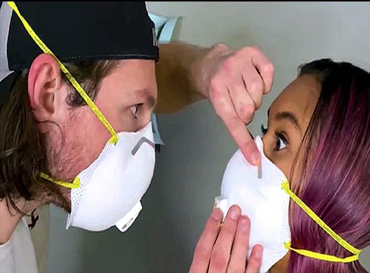 कोरोना को भुनाने में जुटी पॉर्न इंडस्ट्री, बताया जा रहा बचाव का तरीका