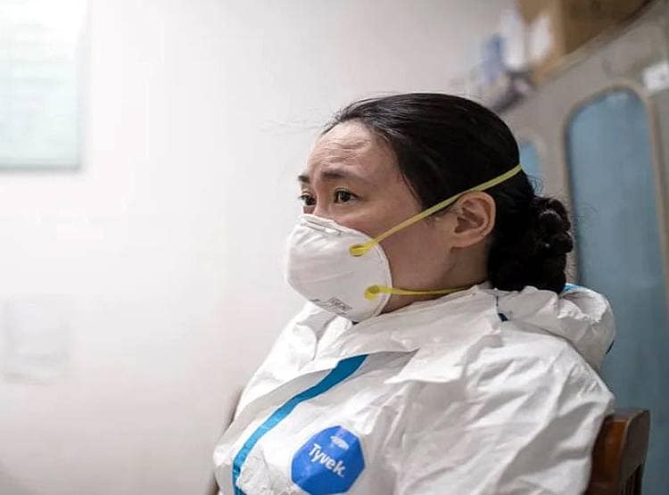 वुहान की डॉक्टर ने कहा हमें चुप रहने की मिली थी धमकी