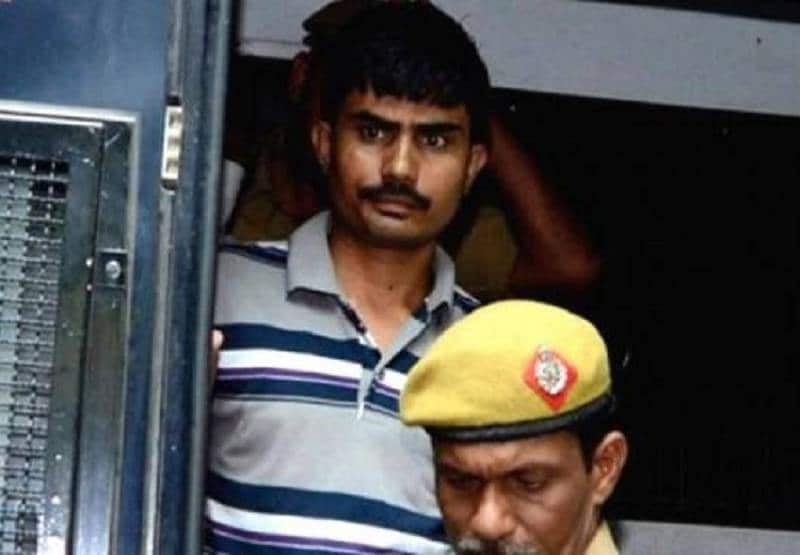 निर्भया केस: फांसी तय, दोषी अक्षय की पत्नी कोर्ट परिसर में बेहोश