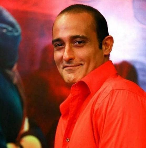 कई एक्ट्रेसेज संग जुड़ा नाम, फिर भी कुंवारे हैं अक्षय खन्ना, ये है वजह