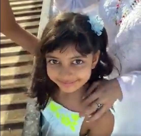 जनता कर्फ्यू के सपोर्ट में छत पर आया बच्चन परिवार, यूजर्स ने पूछा ये सवाल