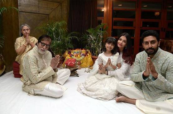 जनता कर्फ्यू के सपोर्ट में छत पर आया बच्चन परिवार, यूजर्स ने पूछा ये सवाल