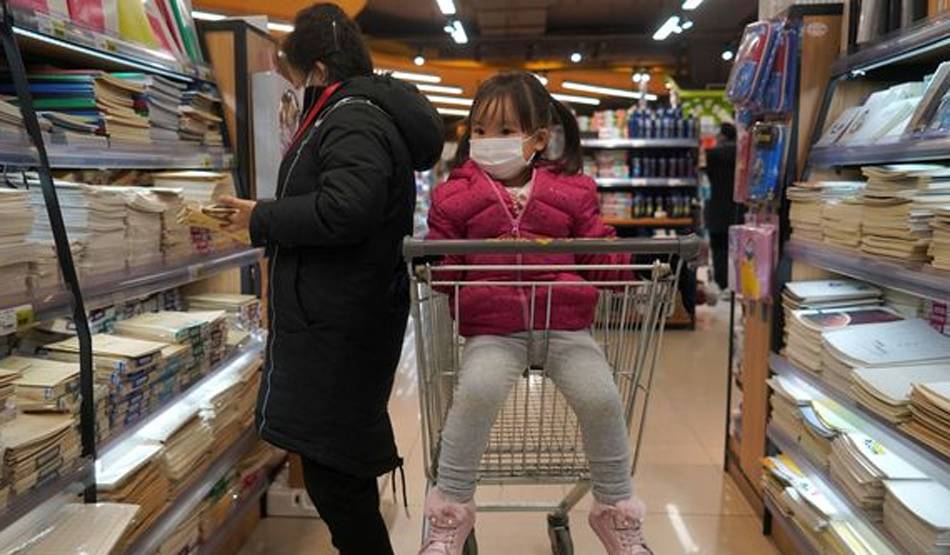 कोरोना वायरस की वजह से घर में हैं तो इन चीजों को रखें अपने पास