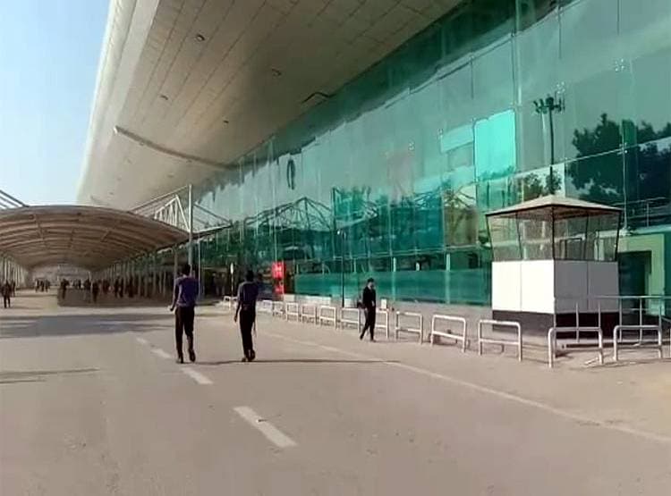 कोरोना के कहर से सूना हो गया मक्का, दुनिया के ये शहर भी वीरान