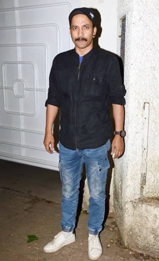 अंग्रेजी मीडियम की स्पेशल स्क्रीनिंग, नहीं दिखे इरफान-करीना