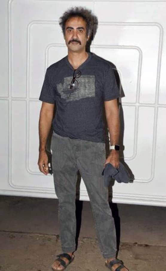 अंग्रेजी मीडियम की स्पेशल स्क्रीनिंग, नहीं दिखे इरफान-करीना