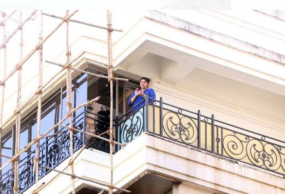 कोरोना कमांडोज को कपूर परिवार का सलाम, अर्जुन संग दिखीं मलाइका